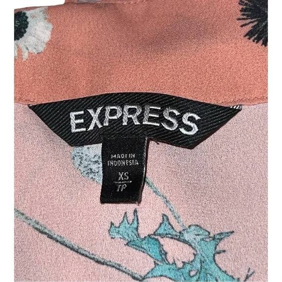 1810. EXPRESS OFF SHOULDERS SPAGHETTI‎ STRAPS BLOUSE FULLT BUTTON UP SIZE XSMALL - Picture 5 of 9